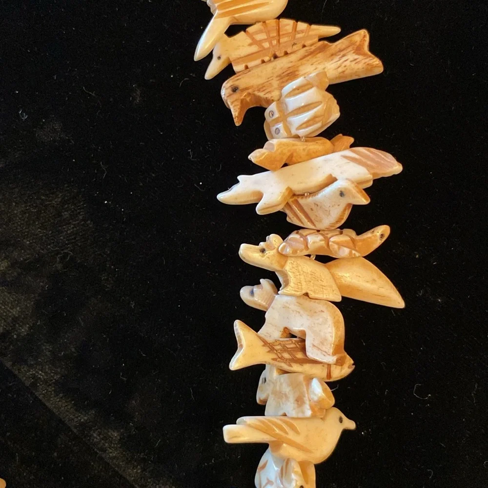 Native American Fetish Necklace - Picture 4 of 7
